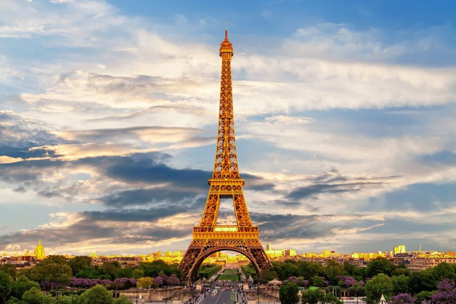 The Five Must-Stay Luxury Hotels for Fashion Icons in Paris